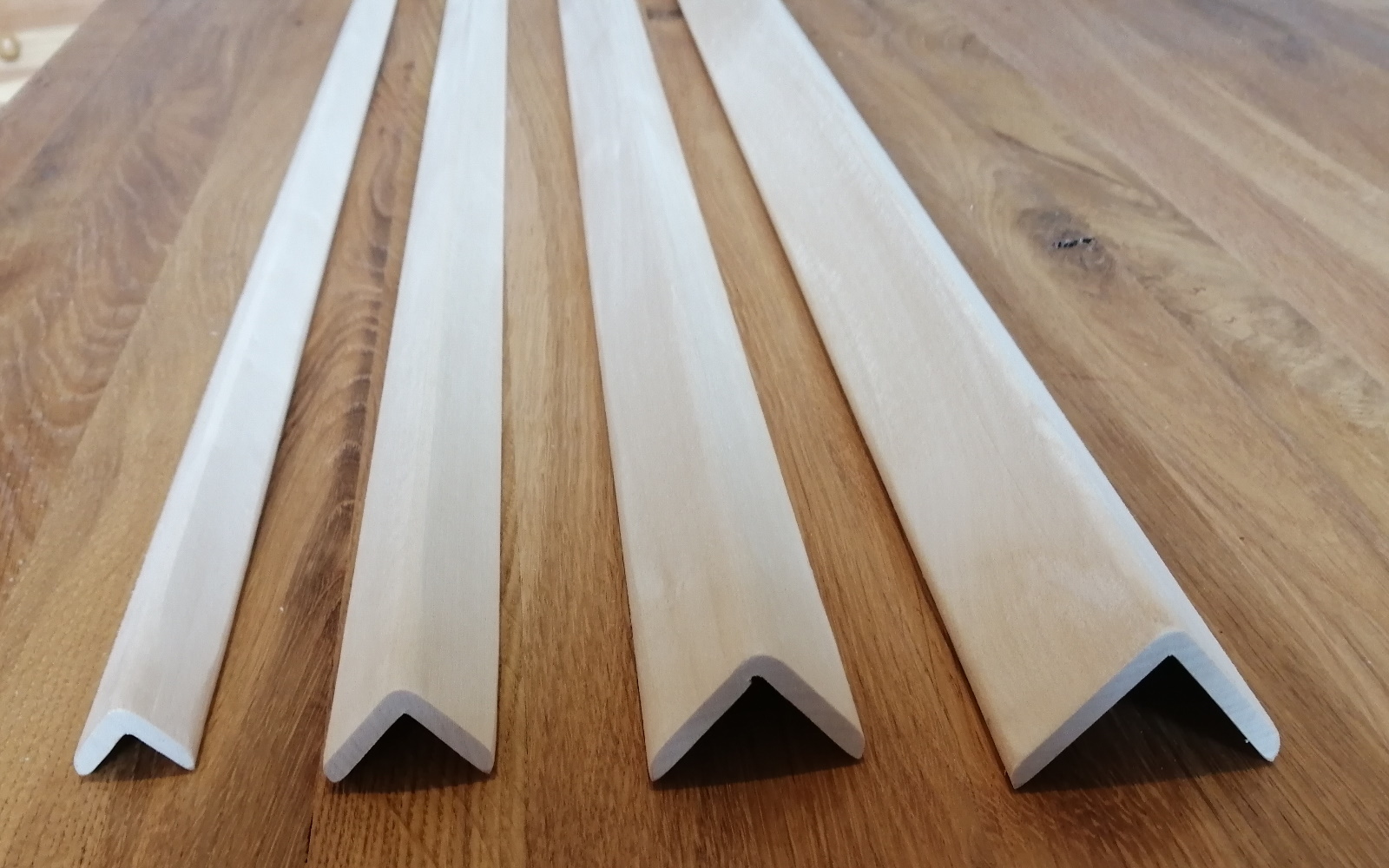 Kątownik lipowy 20X20X5mm