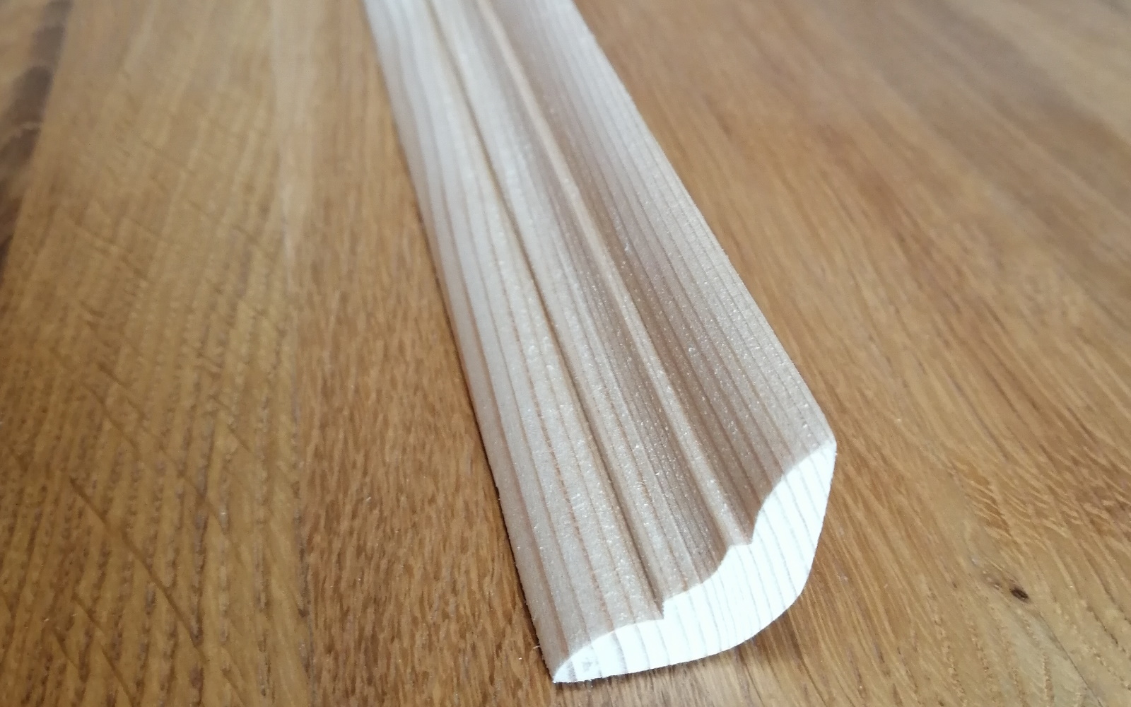 Listwa przypodłogowa lipowa 30x30mm motylek